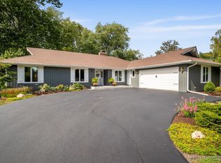 1017 Willow Ln, Batavia, IL 60510