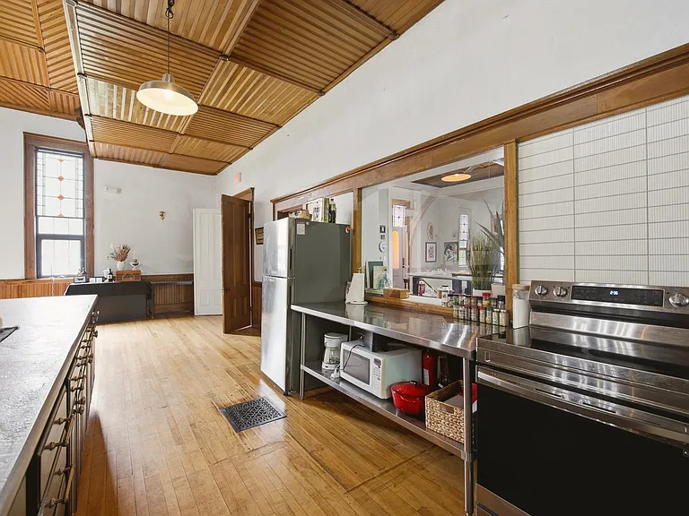 42 Maple St — Photo 10