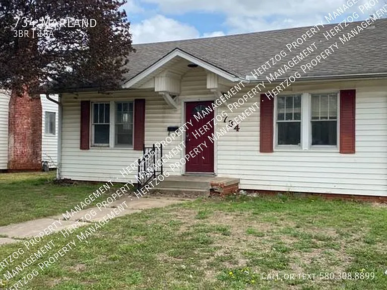 734 Marland Dr — Photo 1