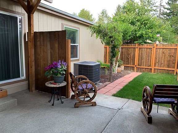 Fenced side yard 