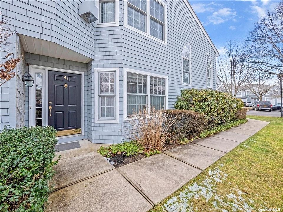 41 Lakebridge Drive UNIT 41, Kings Park, NY 11754 | Zillow