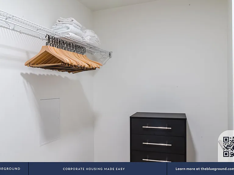 Walk-in Closet