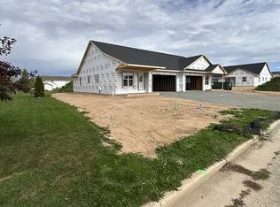 320 Rising Star Ln, Seymour, WI 54165