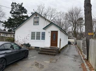 6 Islip Ave, Brentwood, NY 11717