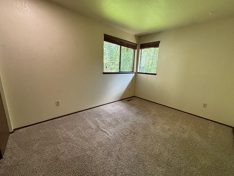 835 NW Huckle Dr #A — Photo 13