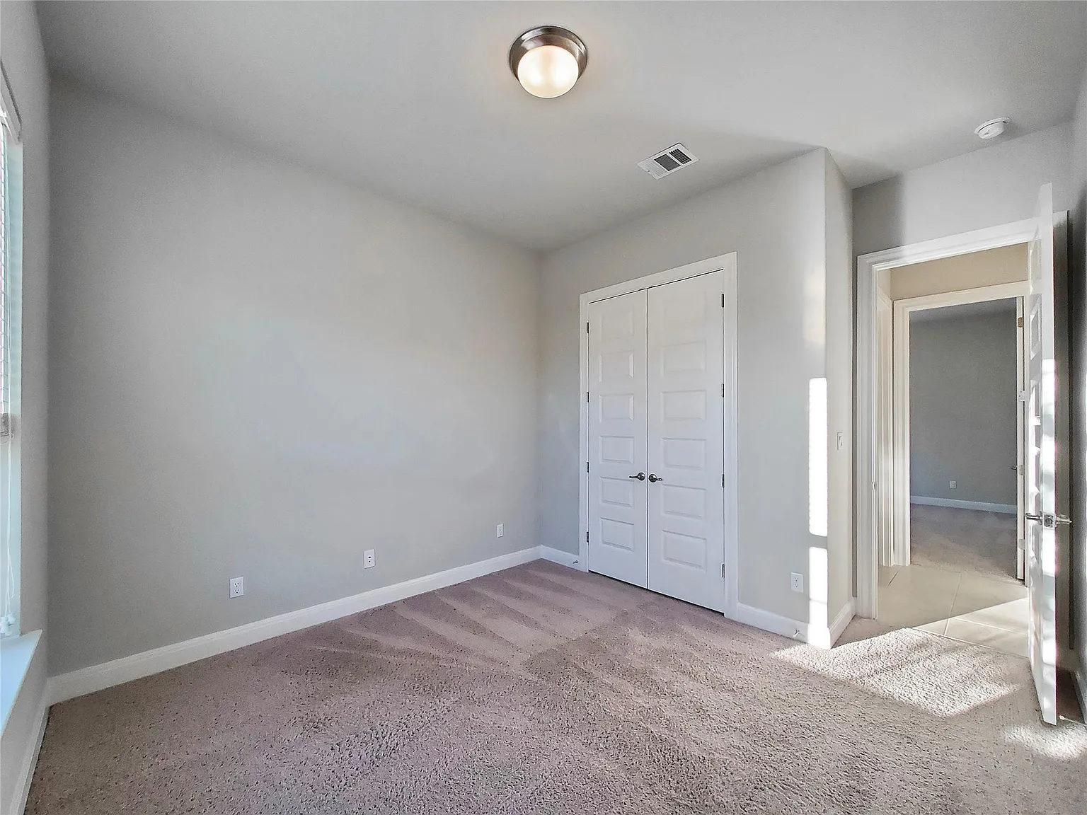 3 bed, 2.0 bath, 1641 sqft, $2,295 — Photo 3