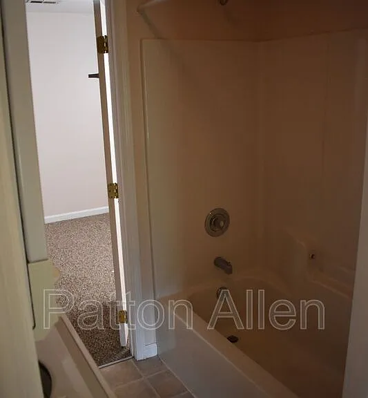 92 Drury Ln #H — Photo 12