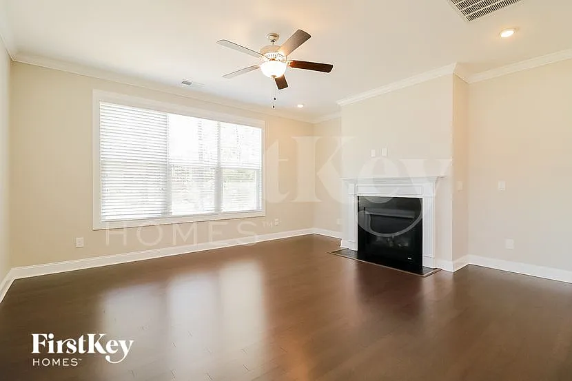 Building Photo - 159 Grey Hawk Dr
