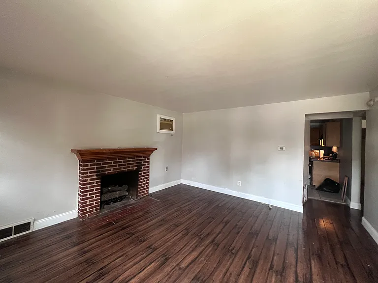 5000 Locust Ln — Photo 8