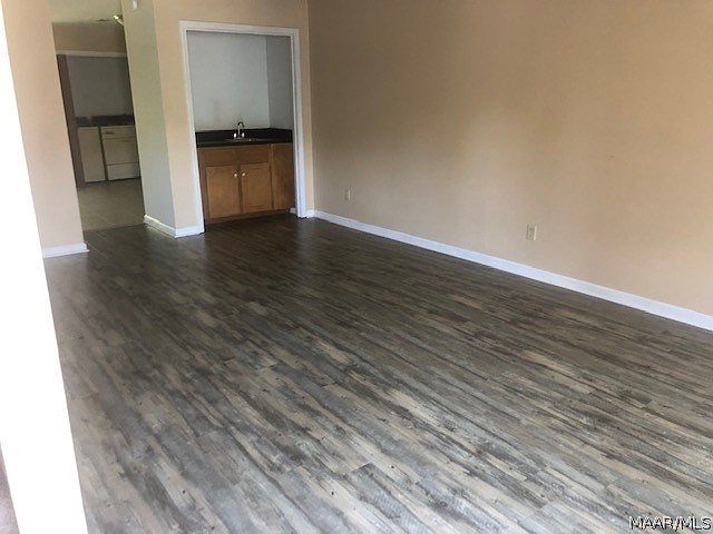 2nd image of 224-230 Edith Way