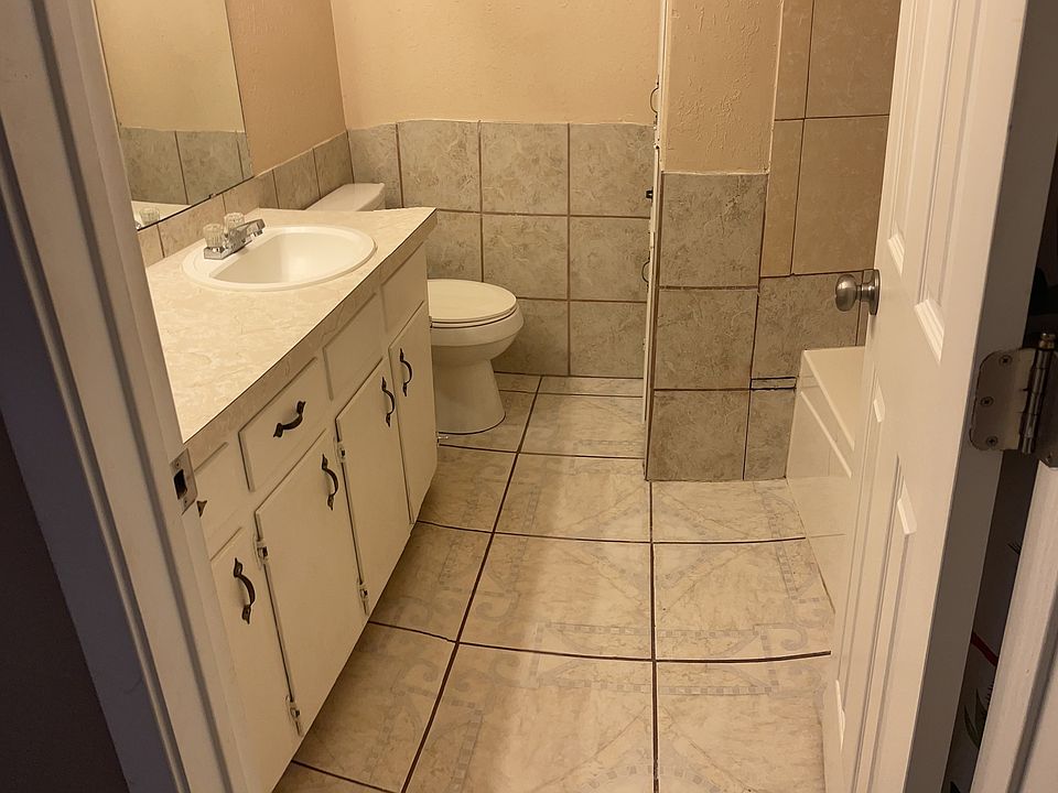 1st image of 810 N 23rd St