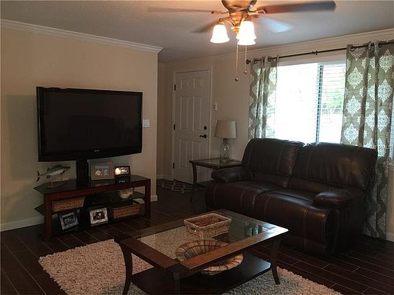 5th image of 10484 Raymond St
