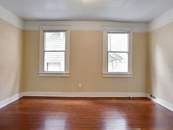 3rd image of 4029 Elba St