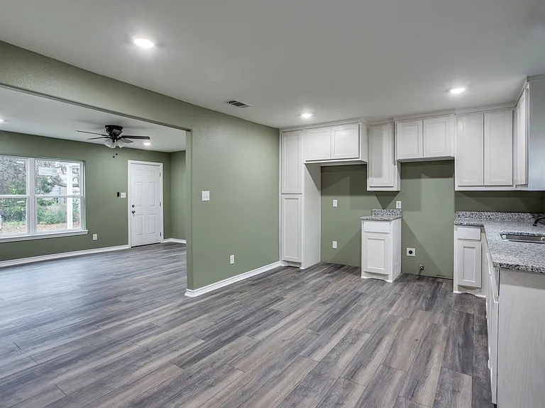 420 S Gribble St — Photo 4