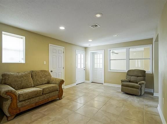 4th image of 4301 S Johnson St #B
