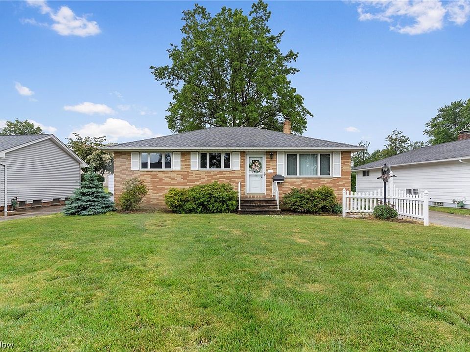 1st image of 36718 Lakehurst Dr