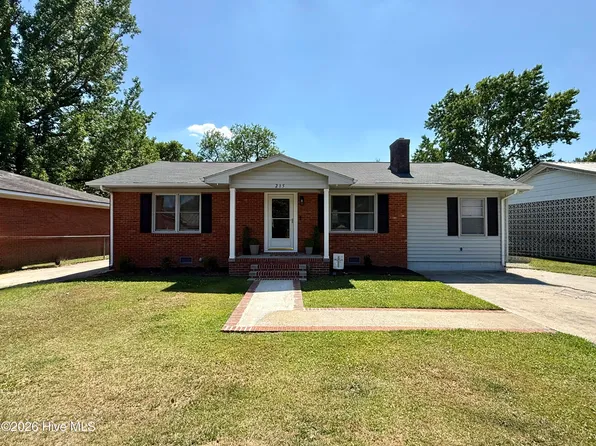 215 N Edgewood Avenue, Williamston, NC 27892