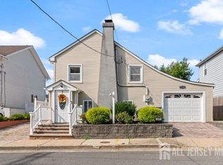 216 S 14th Ave, Manville, NJ 08835