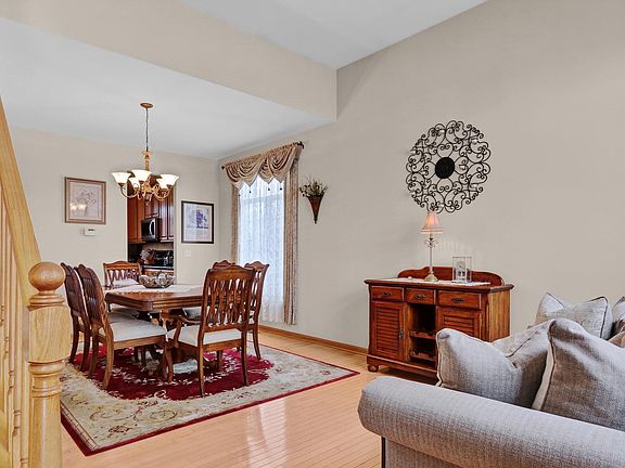 4th image of 510 Blackstone Ct