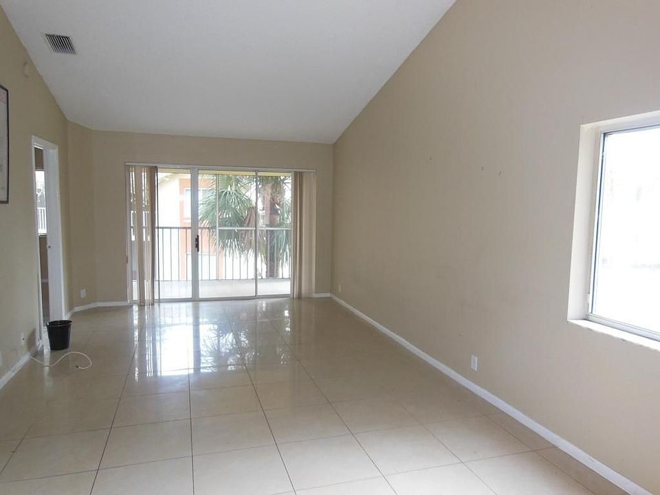 1st image of 1434 The Pointe Dr