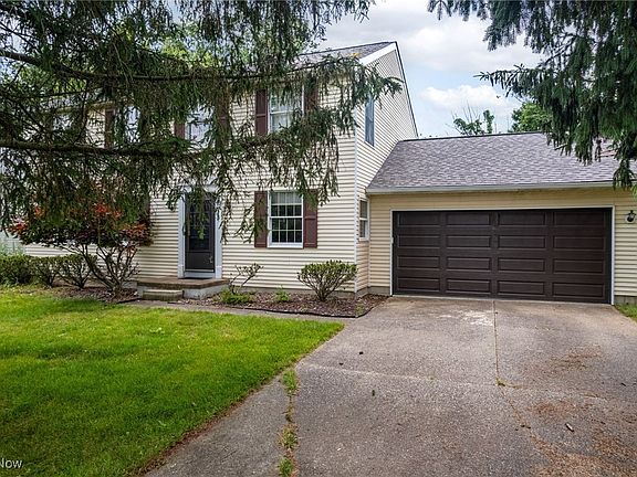2nd image of 950 Lancaster Dr