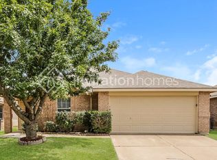 1416 Castle Ridge Rd, Fort Worth, TX 76140