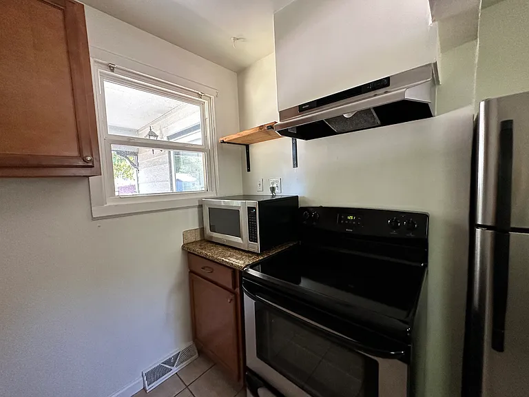 2633 S Race St — Photo 34