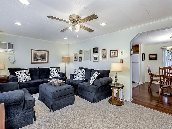 5th image of 59 Village Cir W #59