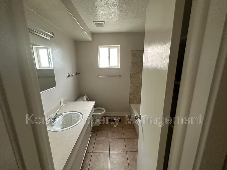 1525 N Marilyn Dr #K — Photo 9