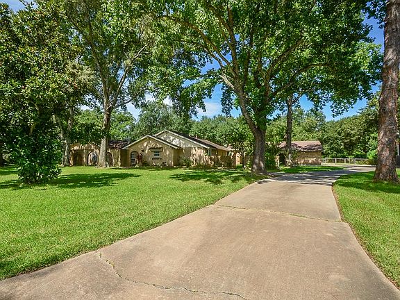 3rd image of 1523 Chilton Ln