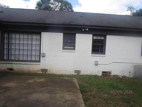 5th image of 412 Forest Glen Dr