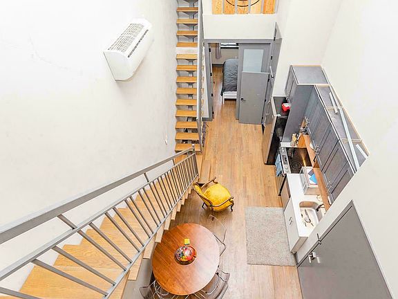 3rd image of 413 Manhattan Ave #2B