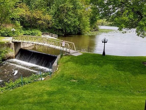 4th image of 46 Trevor Lake Dr