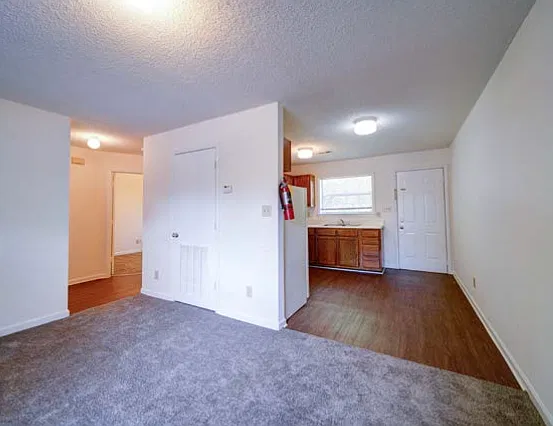 1916 Phillips Ave — Photo 2