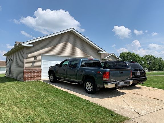3rd image of 1500 Big Red Dr