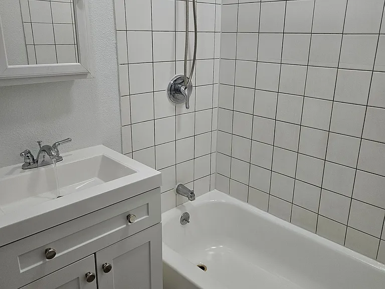 1241 Clavel Ave — Photo 3