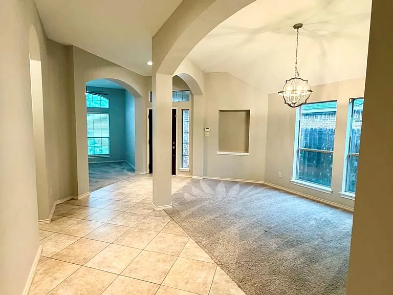 5607 Wagon Wheel Ln — Photo 4