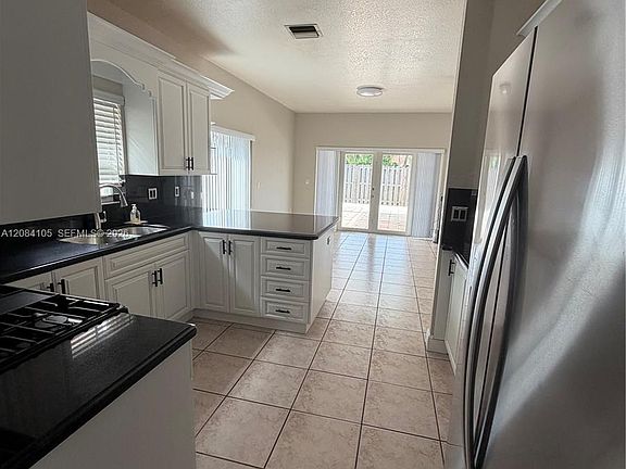 4th image of 15425 SW 150th St