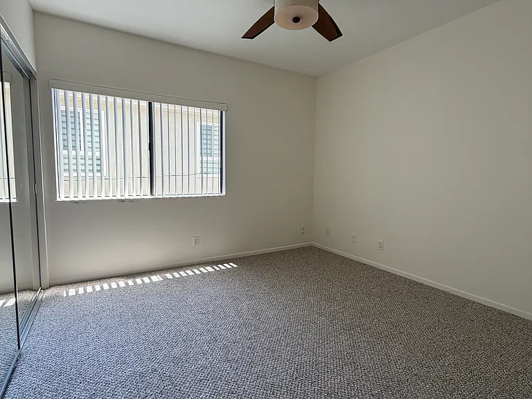 857 S Plymouth Blvd #303 — Photo 10