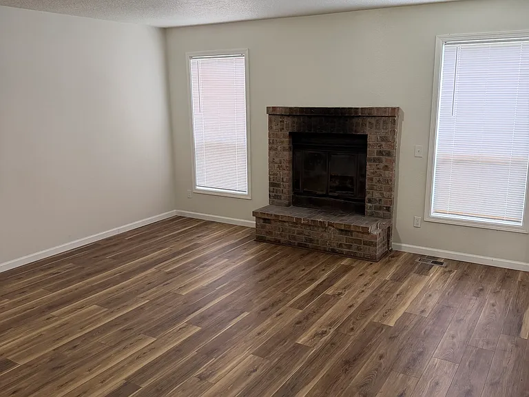 11407 SW 35th Ave — Photo 43