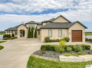 17015 S Reflection Cir, Bennington, NE 68007