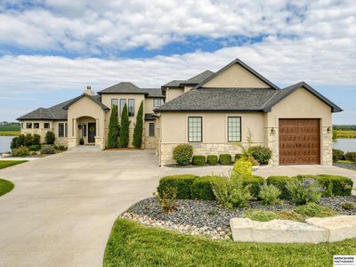 17015 S Reflection Cir, Bennington, NE, 68007