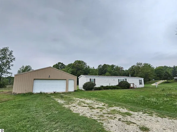 3385 Clyde Rd, Mesick, MI 49668