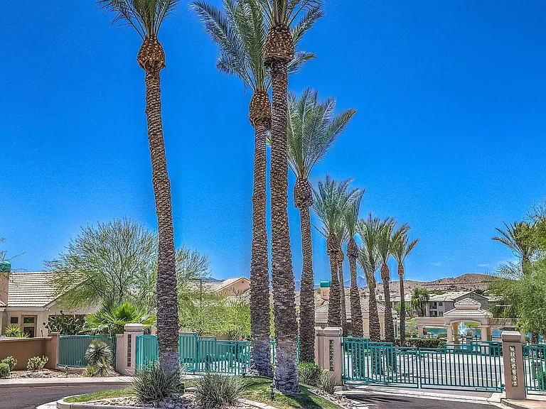 1147 E Amberwood Dr — Photo 53