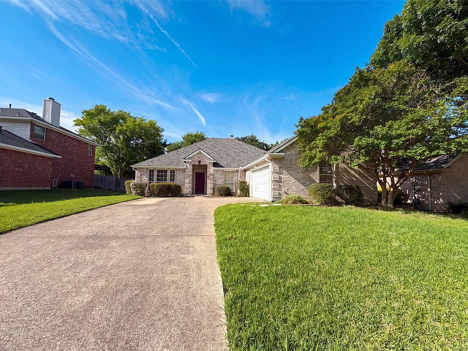 1st image of 525 Hidden Oak Ln
