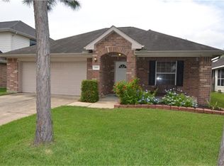 2881 Misty Bay Dr, Dickinson, TX 77539