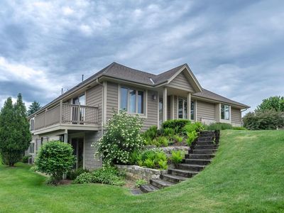 N24W24210 Saddle Brook Dr, Pewaukee, WI, 53072