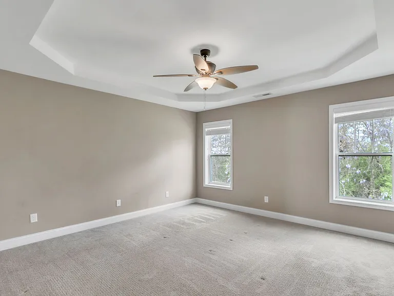 127 Ganton Dr — Photo 20
