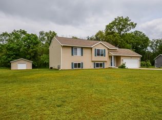 2977 River Ridge Ct, Dorr, MI 49323