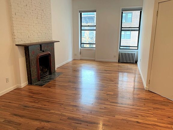 3rd image of 150 W 73rd St APT 10